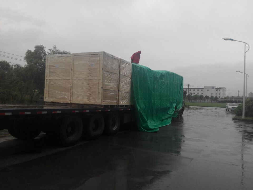 2017年6月北京創(chuàng)聯(lián)匯通電氣-雨中發(fā)貨現(xiàn)場，一直以顧客服務(wù)為較好